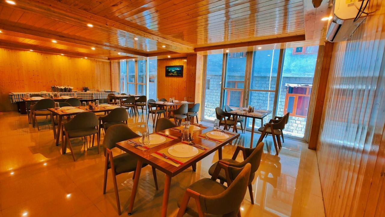 Hotel New Vistas Manāli Eksteriør bilde