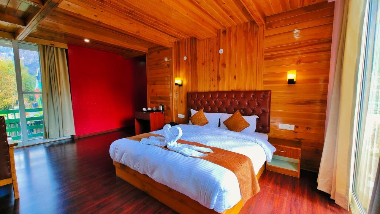 Hotel New Vistas Manāli Eksteriør bilde